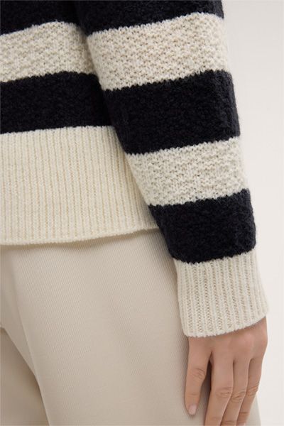 Gestreifter Bouclé-Pullover aus Schurwolle