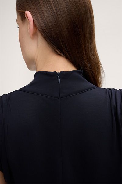 Elegantes ärmelloses Top mit Schulterpolstern