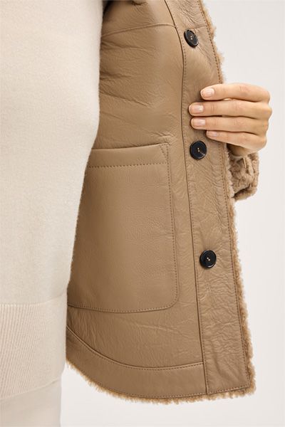 Kurze Wendejacke aus Lammfell