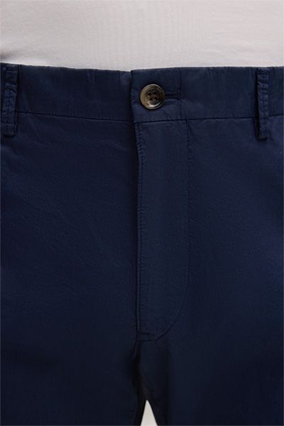 Klassische Slim-Fit Tailored Chinos