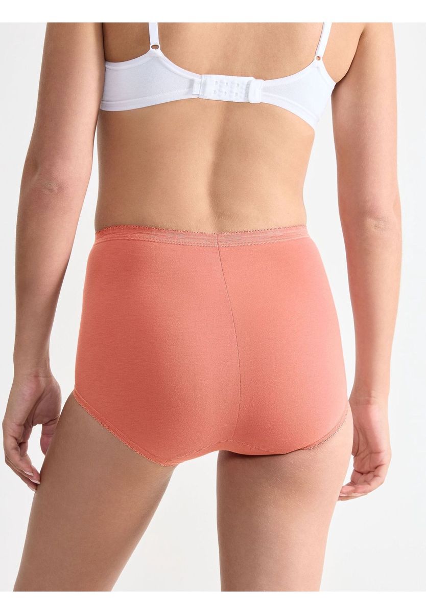 Klassische, einfarbige Slips mit Muschelsaum