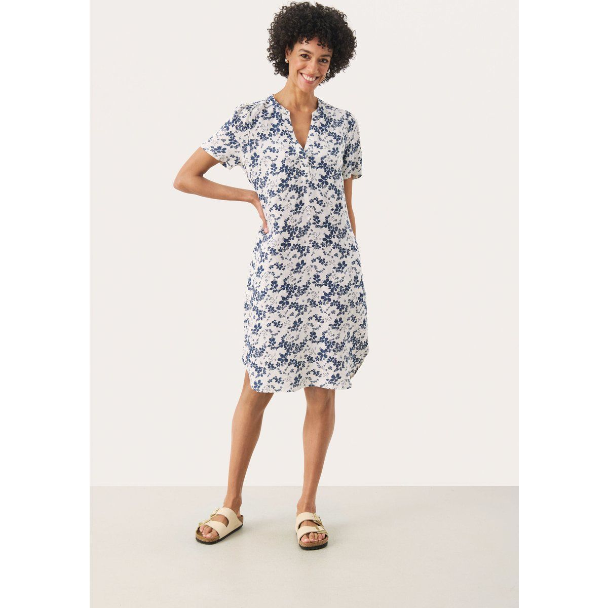 Kleid Gerade Passform white blue