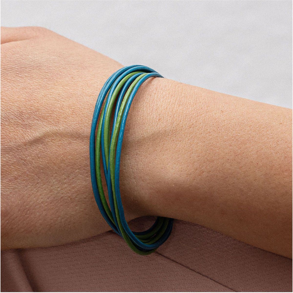 Zeeme Stainless Steel Armband Leder 9-reihig türkis mit Magnetverschluß aus Stahl 19cm lang