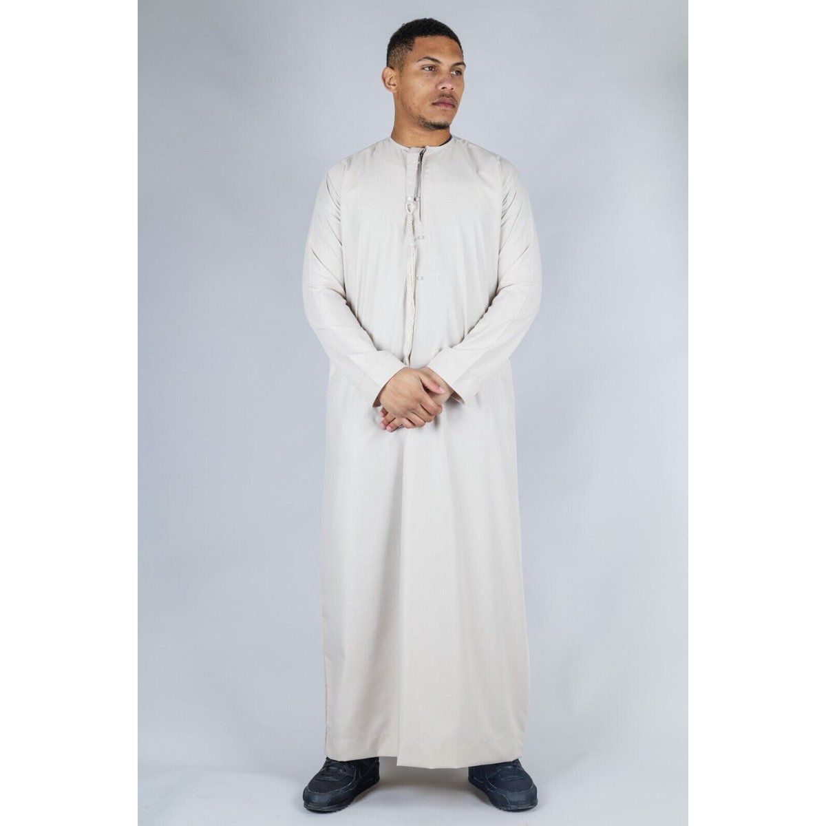 Herren Beige Thobe Emirati Islamische Jubba Robe Eid Quaste Slim Fit