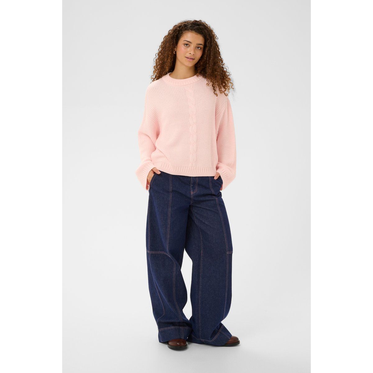 Oversized Zopfmuster-Strickpullover mit Rundhalsausschnitt