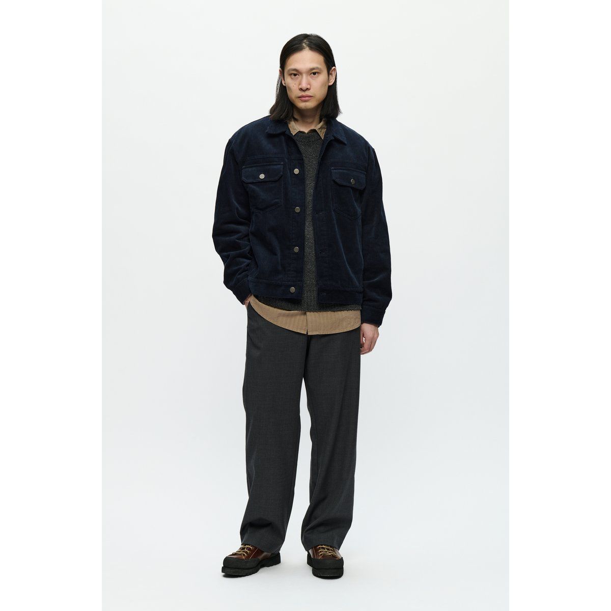 Locker geschnittene Cordjacke im Trucker-Stil