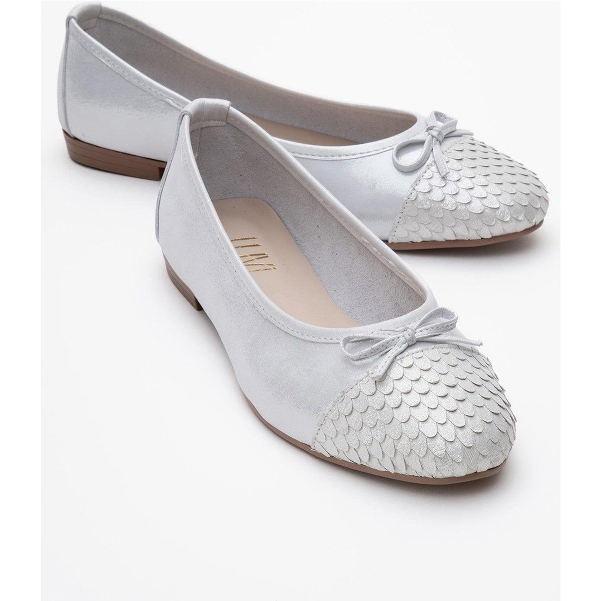 Leder-Ballerinas mit Schuppen-Kappe