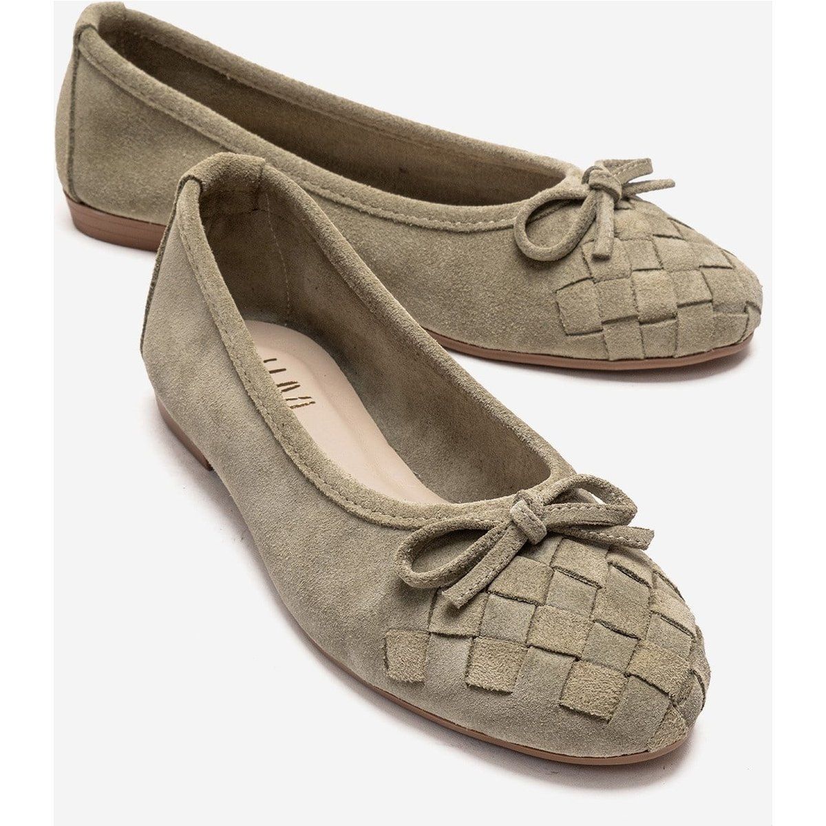 Wildleder-Ballerinas mit geflochtener Kappe