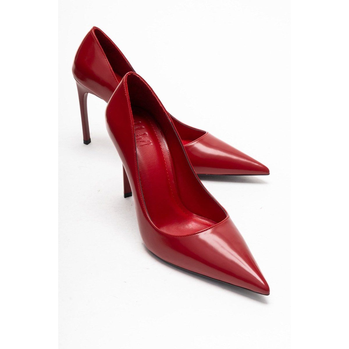 Hochglanz Stiletto-Pumps mit spitzer Kappe