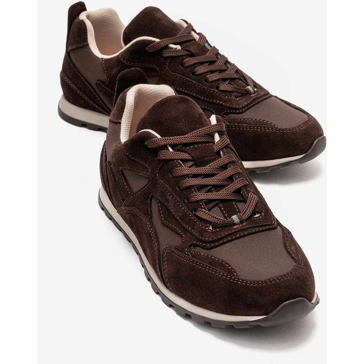 Hochwertiger Veloursleder Low-Top Sneaker
