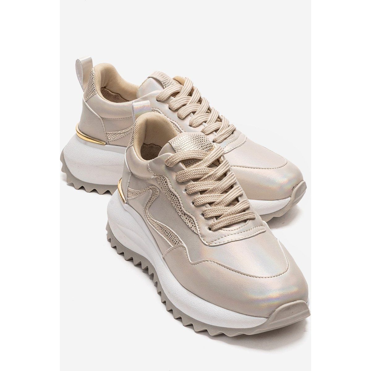 Irisierender Sneaker mit Plateausohle