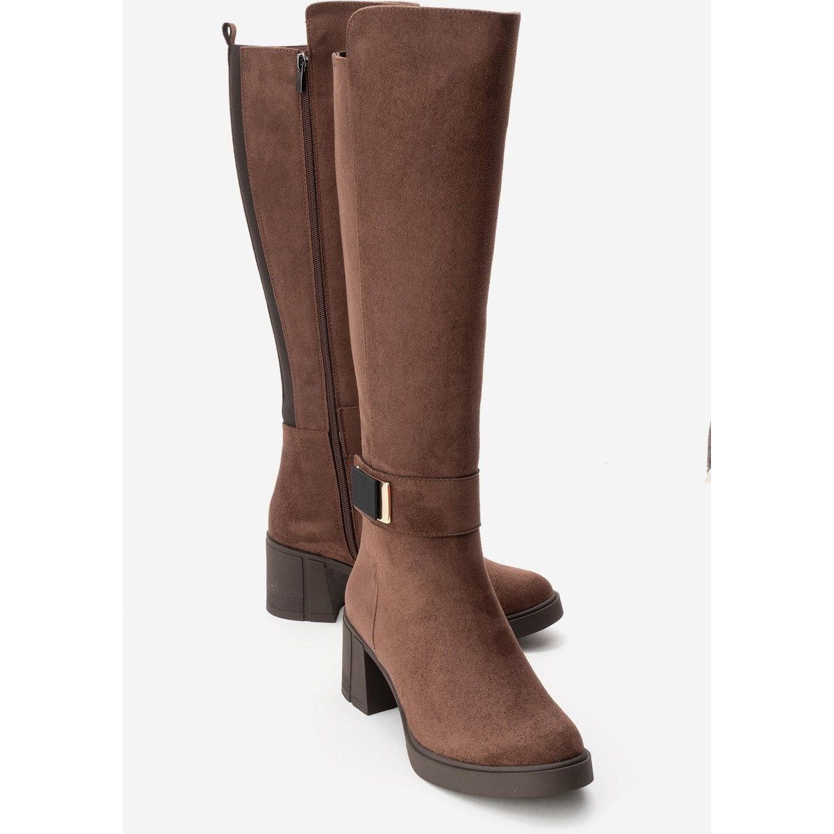 Kniehohe Stiefel mit Blockabsatz und Schnalle