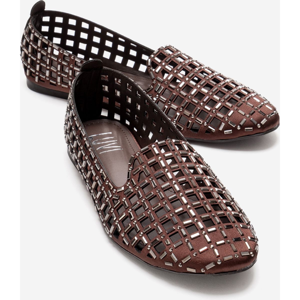 Verzierte Satin-Ballerinas mit Cut-outs