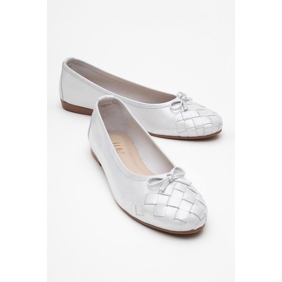 Leder-Ballerinas mit geflochtener Kappe
