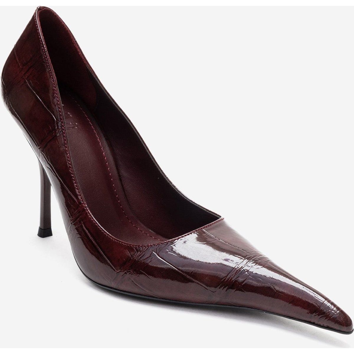 Spitze Pumps in Kroko-Optik