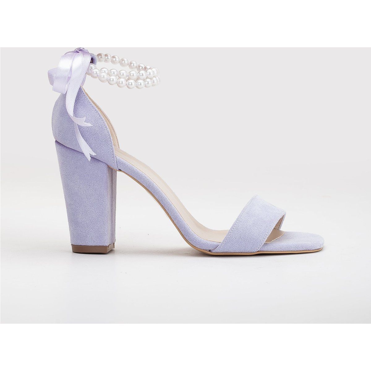 Sandalen mit Blockabsatz und Perlen
