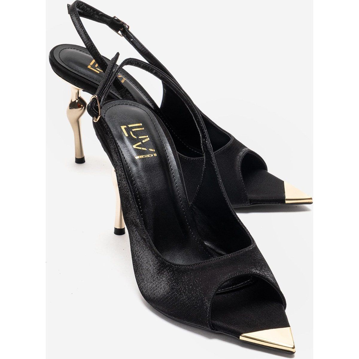 Satin-Slingbacks mit skulpturalem Absatz