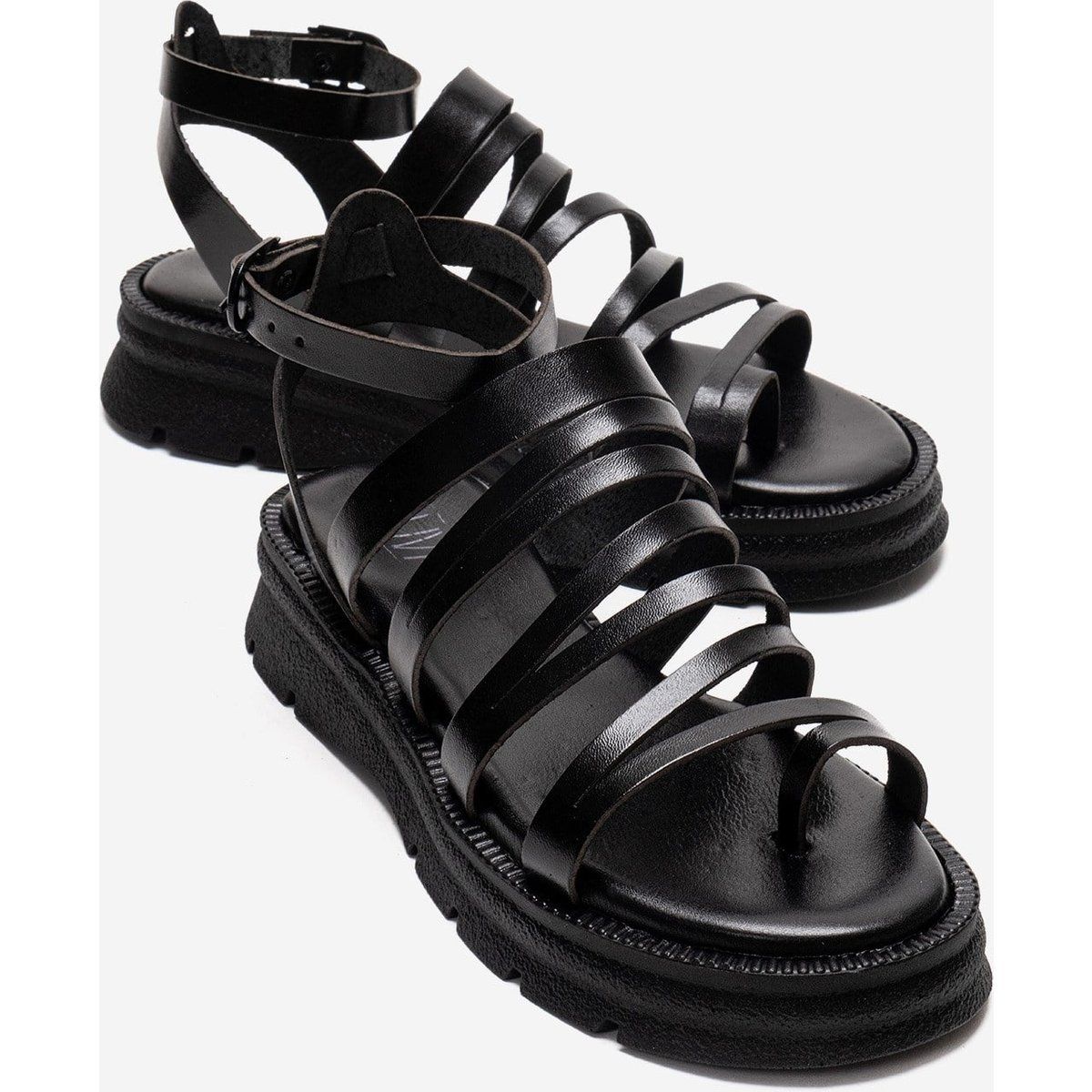 Leder-Plateausandalen mit Mehrfachriemen