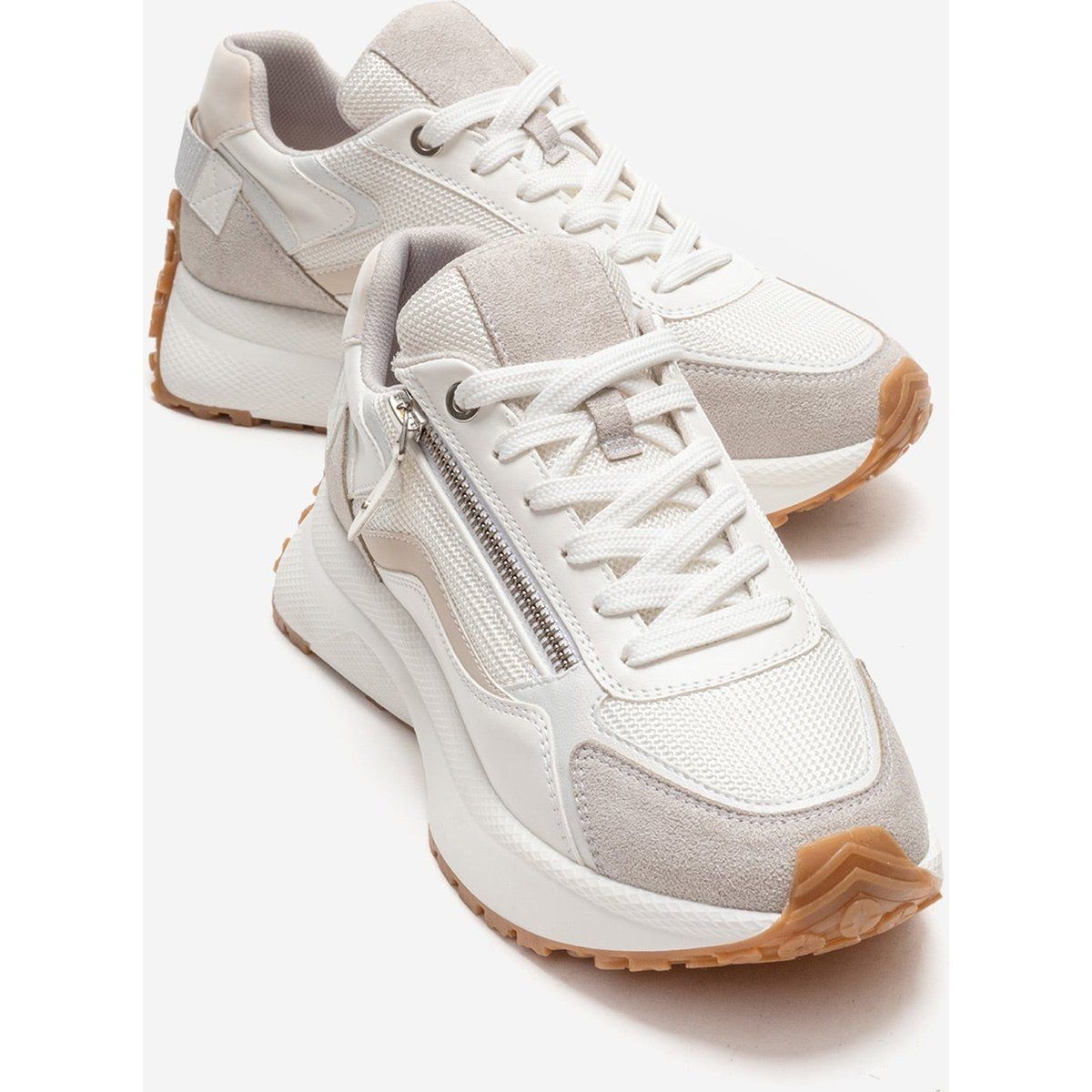 Moderner City-Sneaker mit Reißverschluss