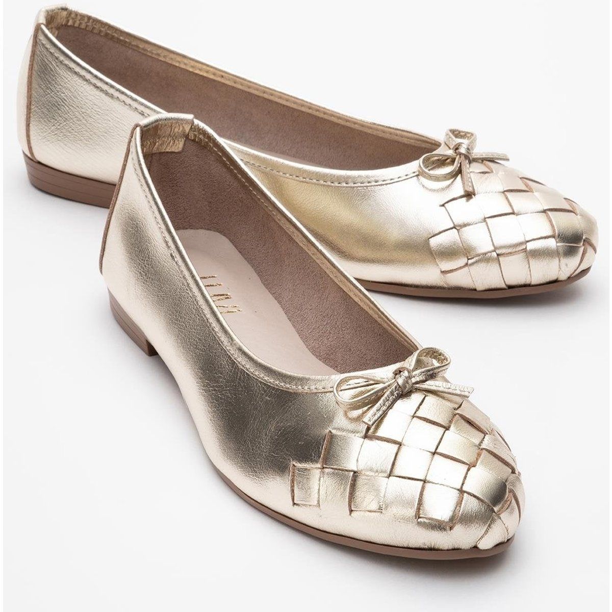 Geflochtene Metallic-Lederballerinas