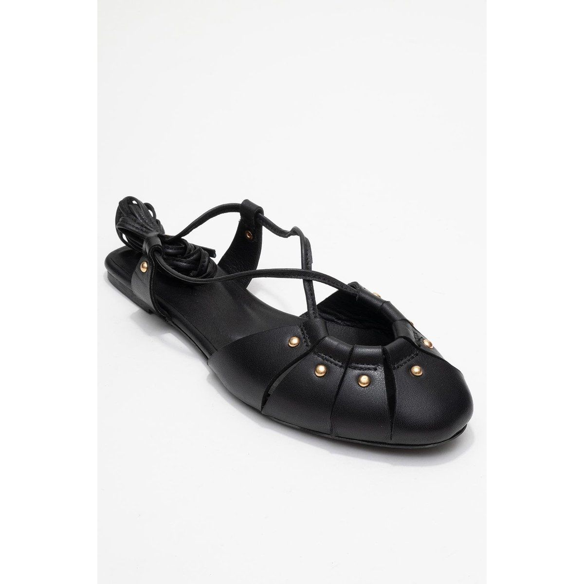 Besetzte Leder-Schnürsandalen mit Cut-outs
