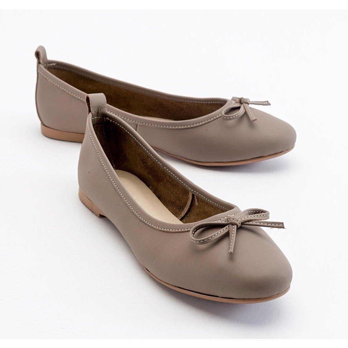 Klassische Leder-Ballerinas mit Schleife