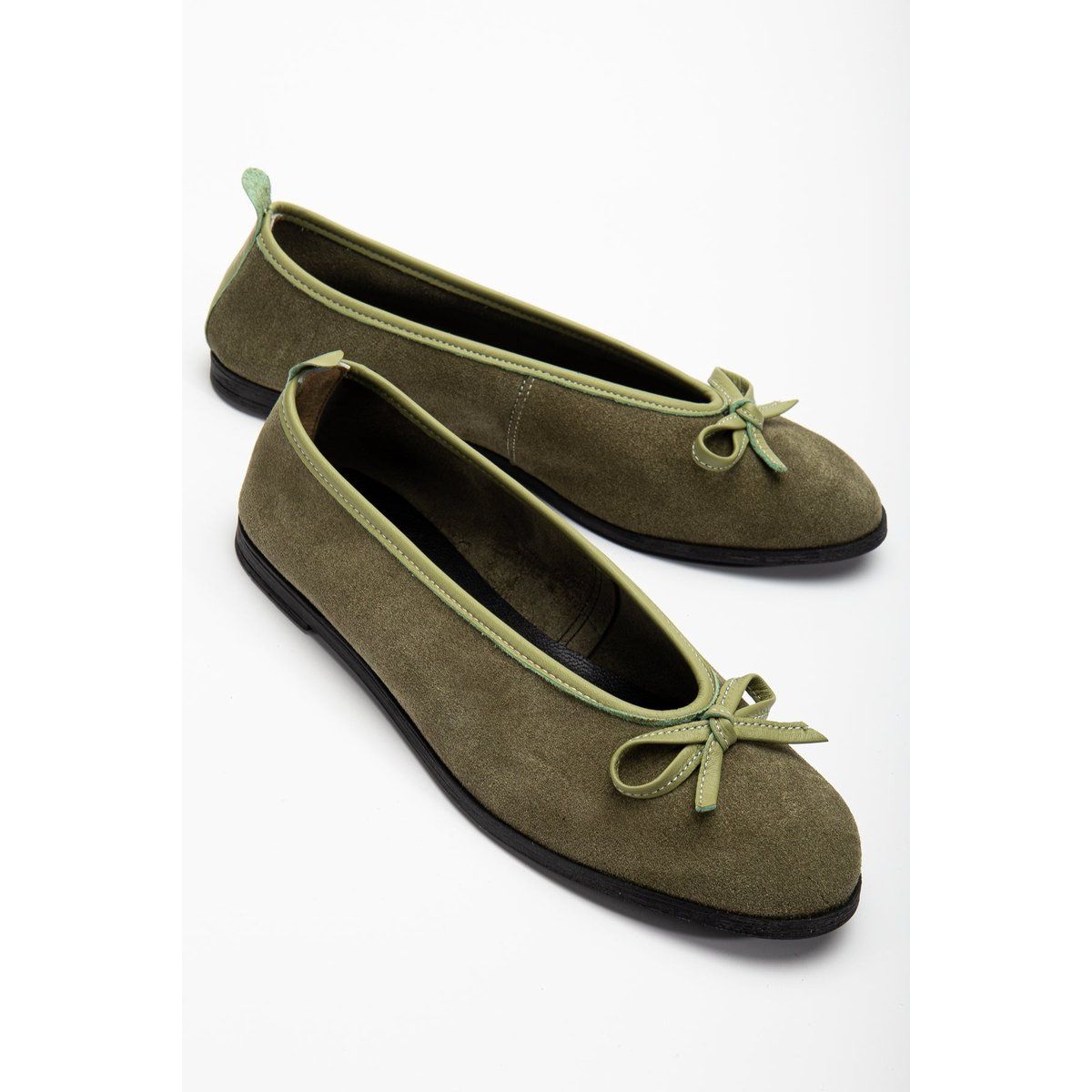 Elegante Wildleder-Ballerinas mit Schleife
