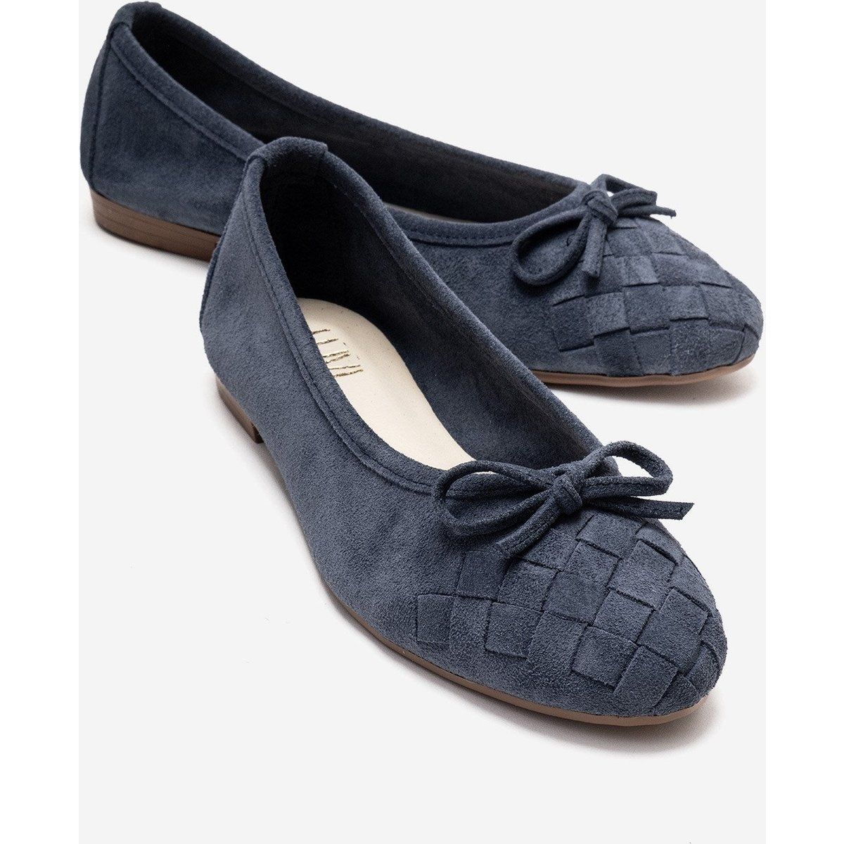 Wildleder-Ballerinas mit geflochtener Kappe