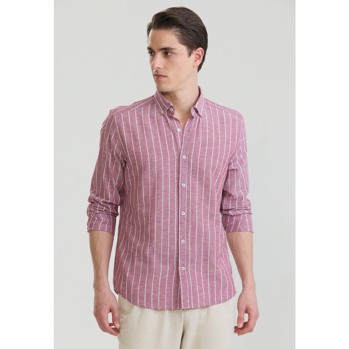 Gestreiftes Hemd mit Button-Down-Kragen