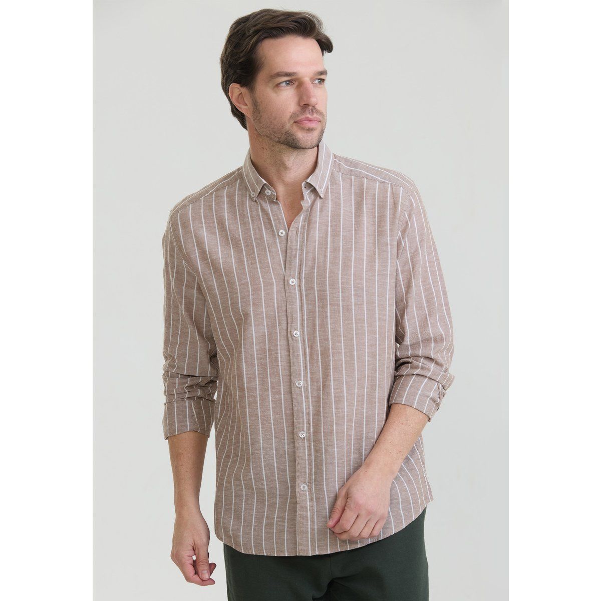 Gestreiftes Button-Down Oberteil