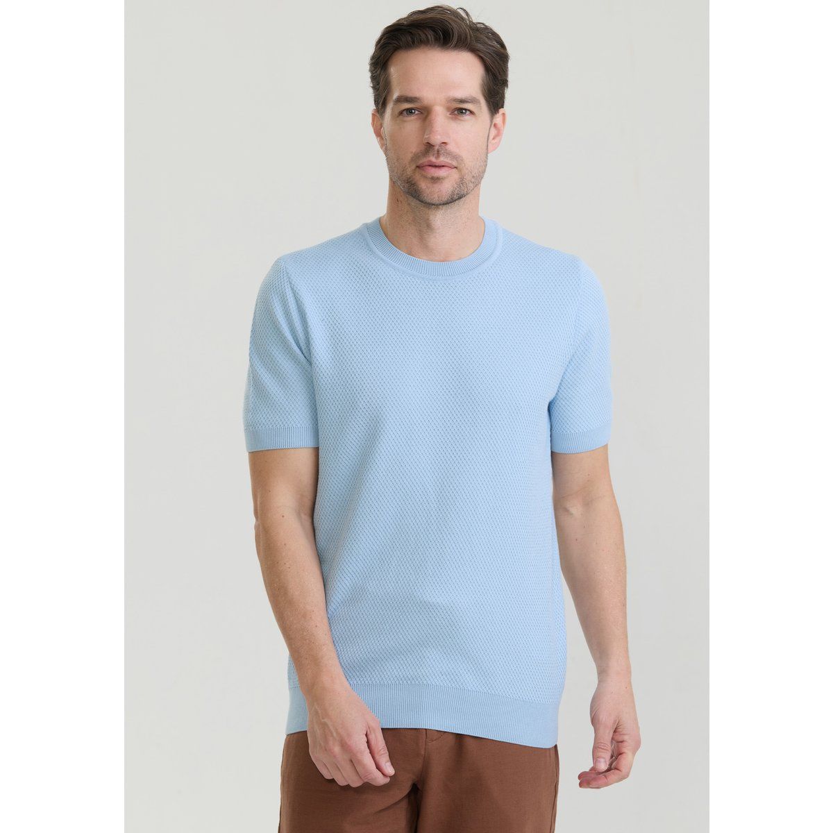 Strukturiertes Strick-T-Shirt mit Rundhalsausschnitt
