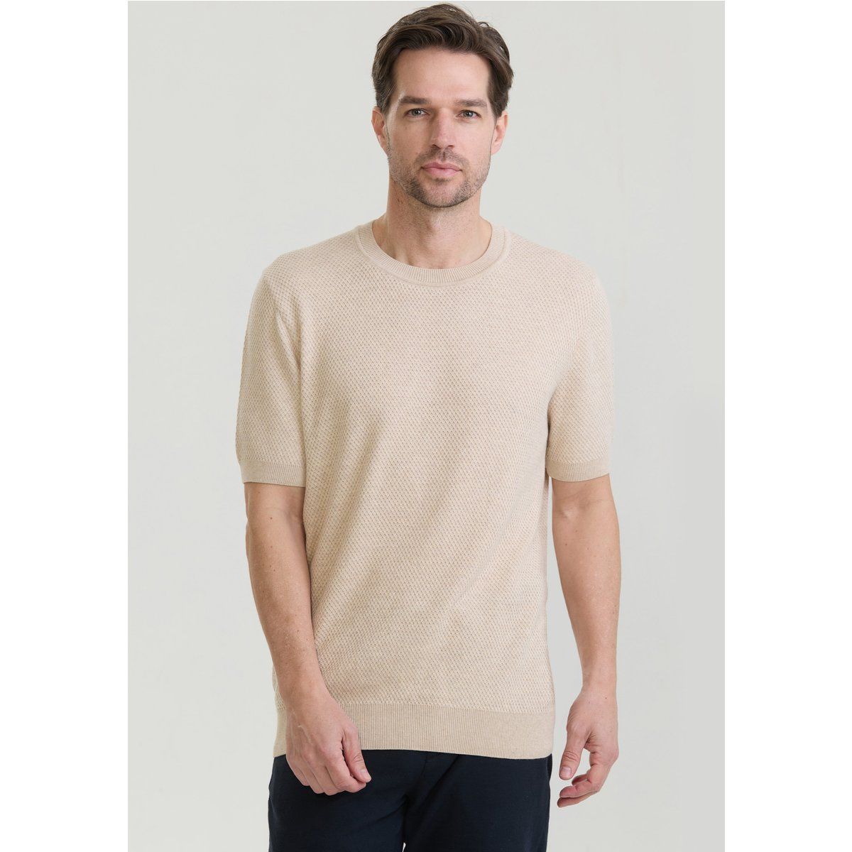 Kurzärmeliges Strickshirt mit Struktur