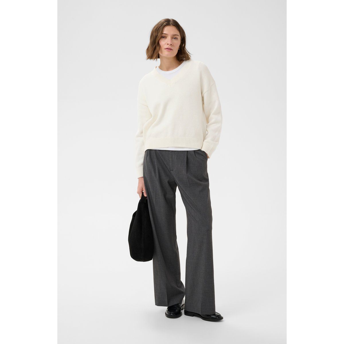 Lockerer Strickpullover mit V-Ausschnitt