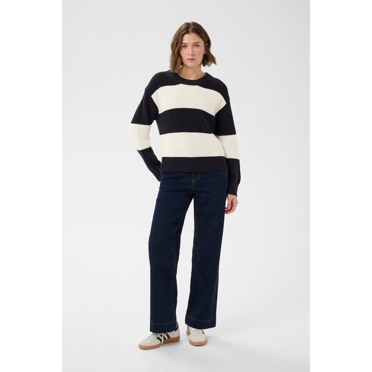 Lockerer strukturierter gestreifter Strickpullover