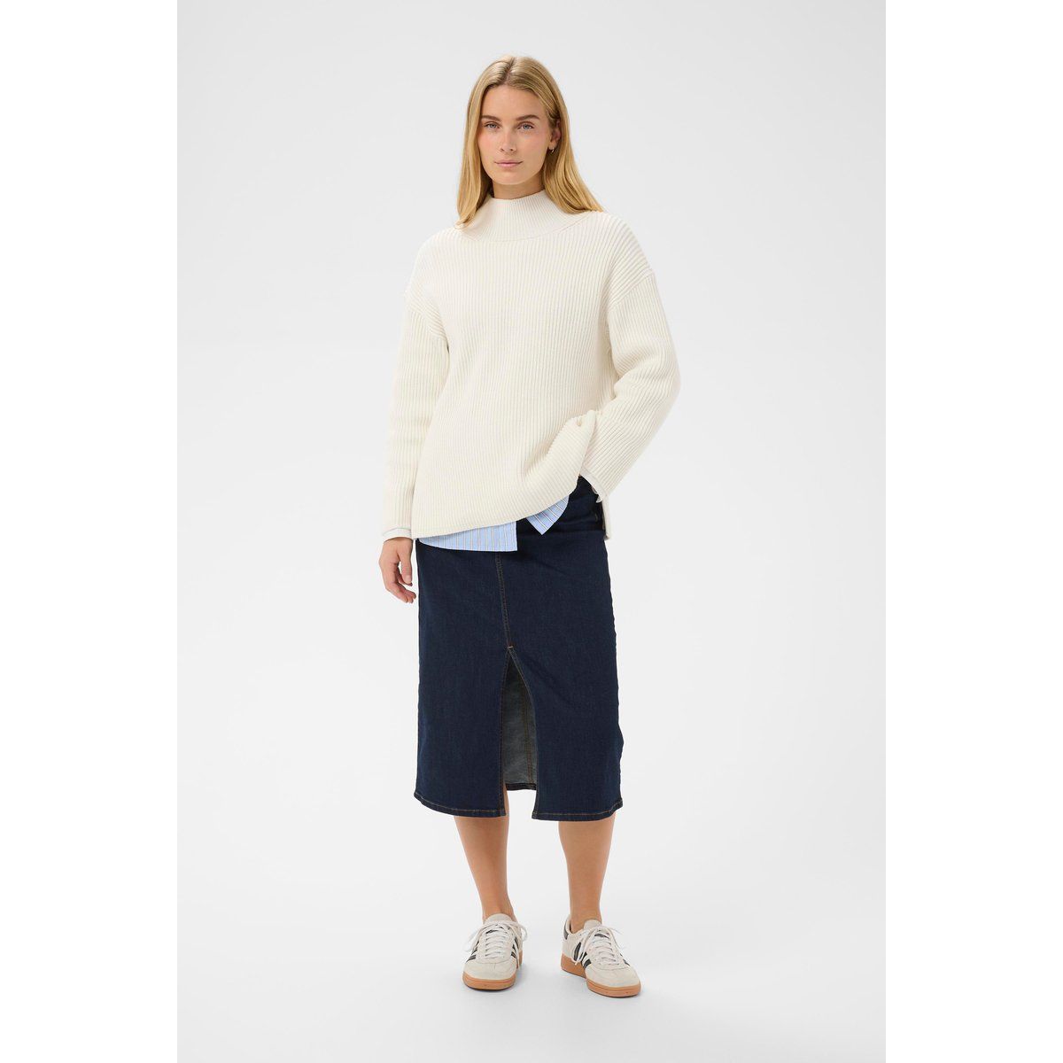 Lockerer Rippstrick-Stehkragenpullover