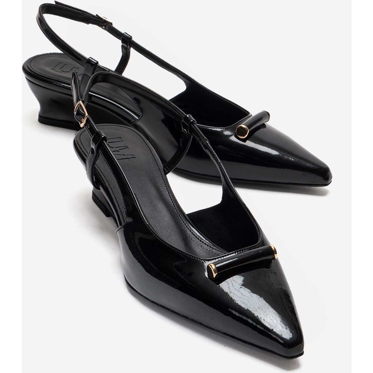 Spitze Slingback-Pumps aus Lackleder
