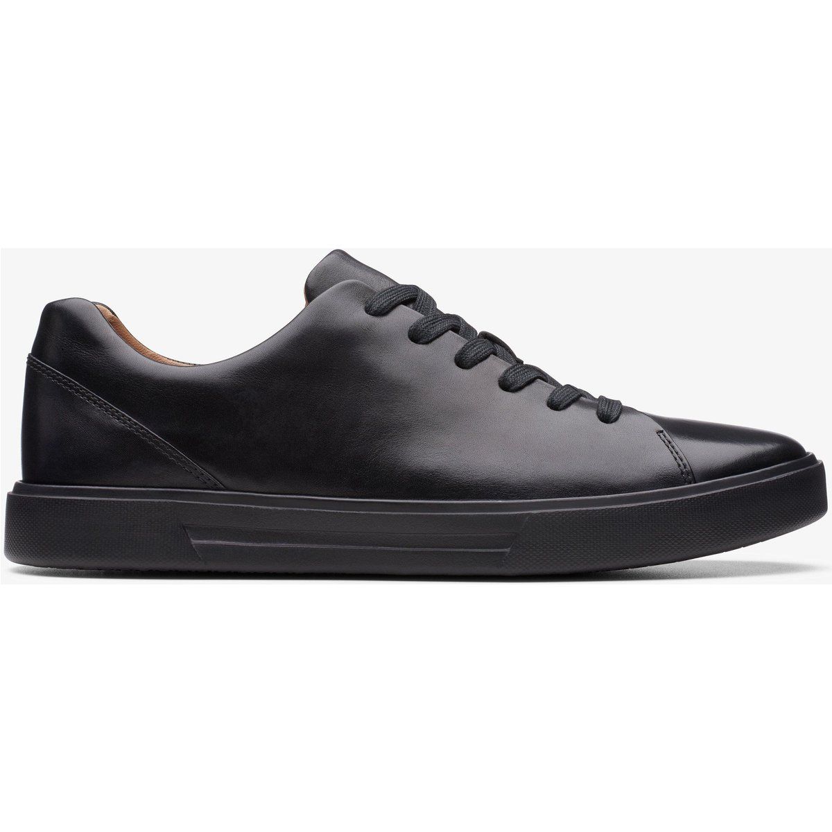 Klassische minimalistische Leder-Schnürsneaker