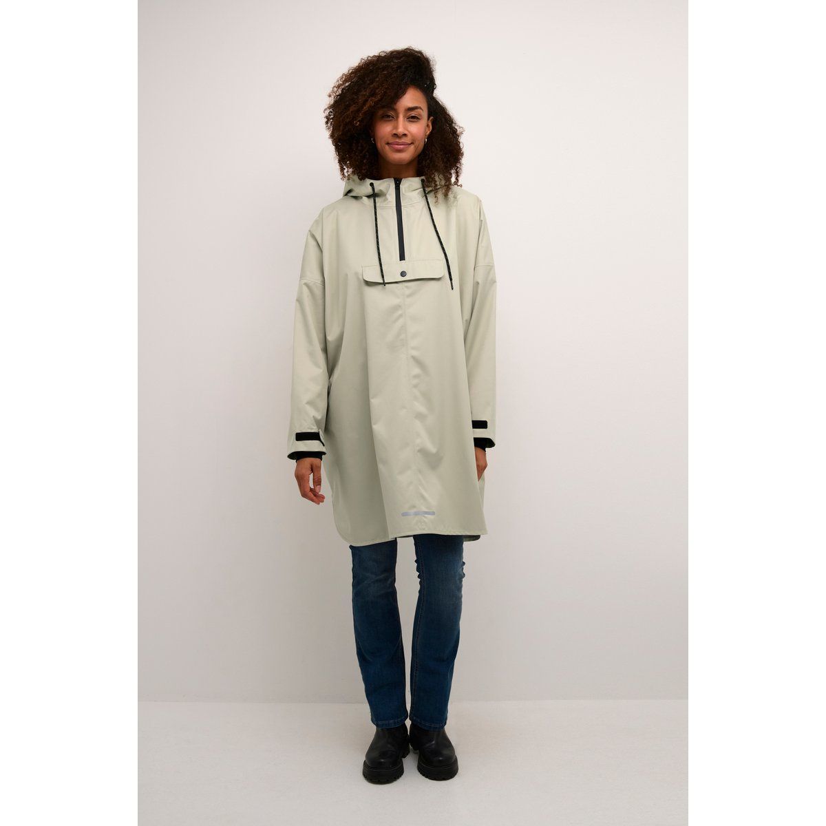 Oversize-Regenjacke mit Kapuze und Halbreißverschluss