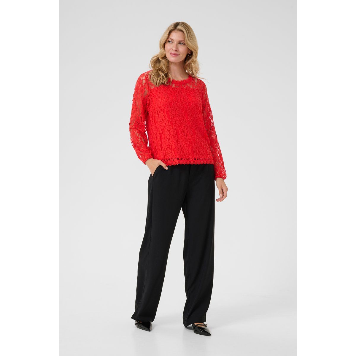 Langärmelige Bluse aus floraler Spitze