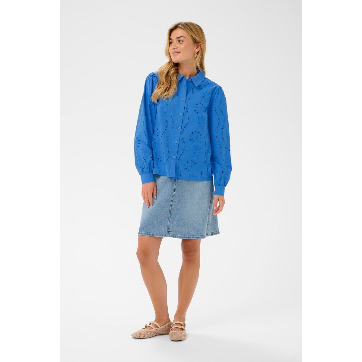 Langarm-Bluse mit Lochstickerei