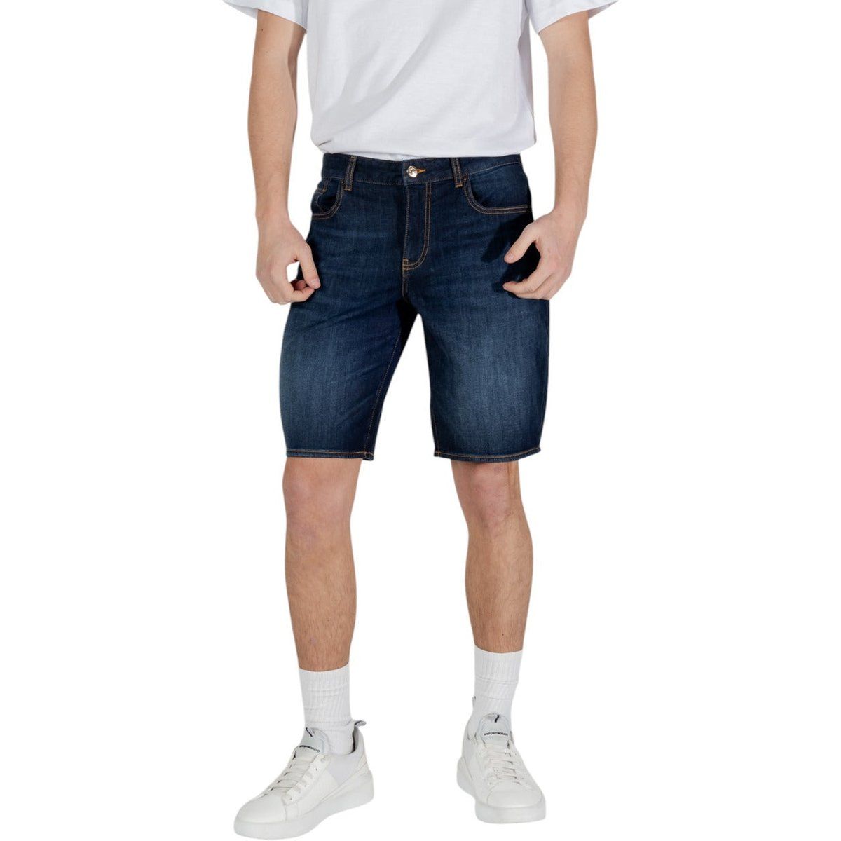 Schmal geschnittene Denim-Bermuda-Shorts