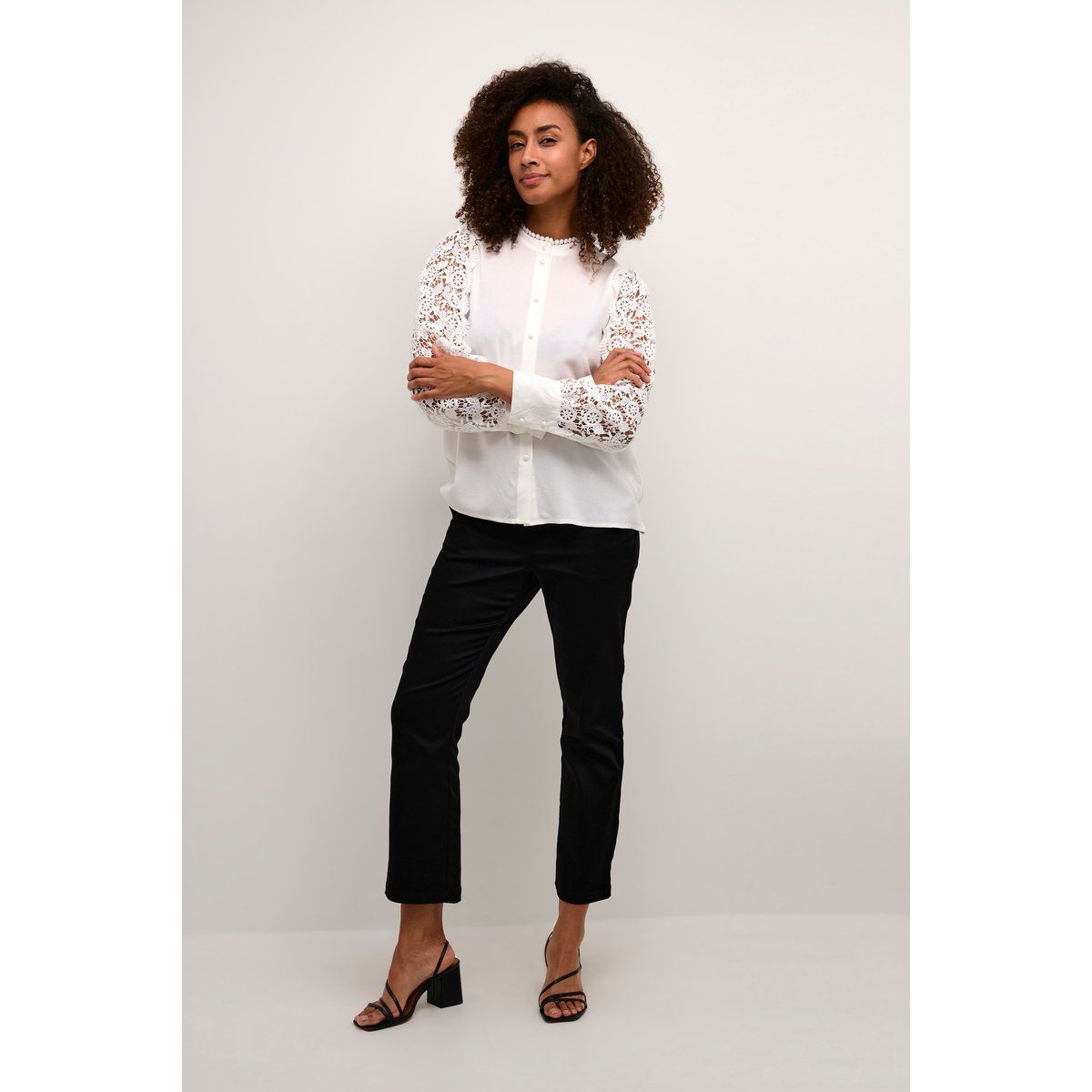 Relaxed-Fit Bluse mit Spitzenärmeln