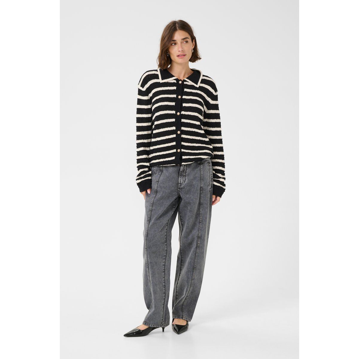 Gestreifte Strickjacke mit Polokragen