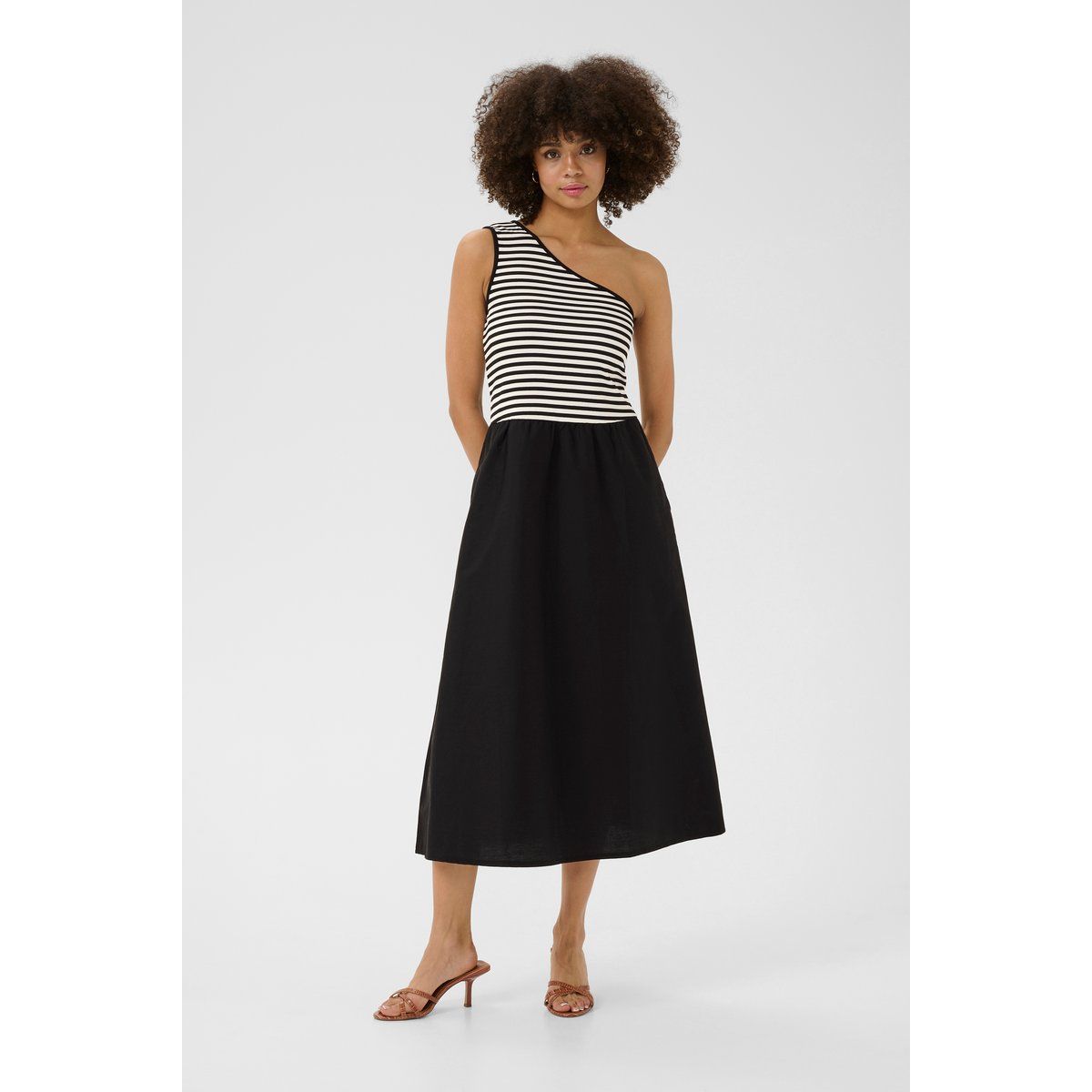 Gestreiftes Midi-Einschulterkleid