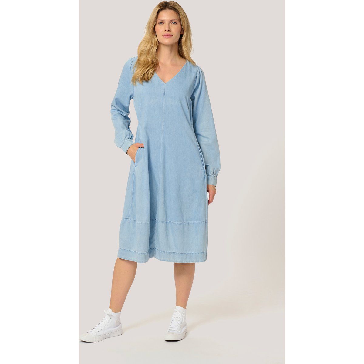 Weiches Chambray-Midi mit V-Ausschnitt
