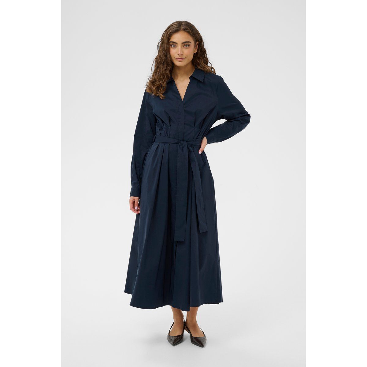 Elegantes Midi-Hemdblusenkleid mit Gürtel