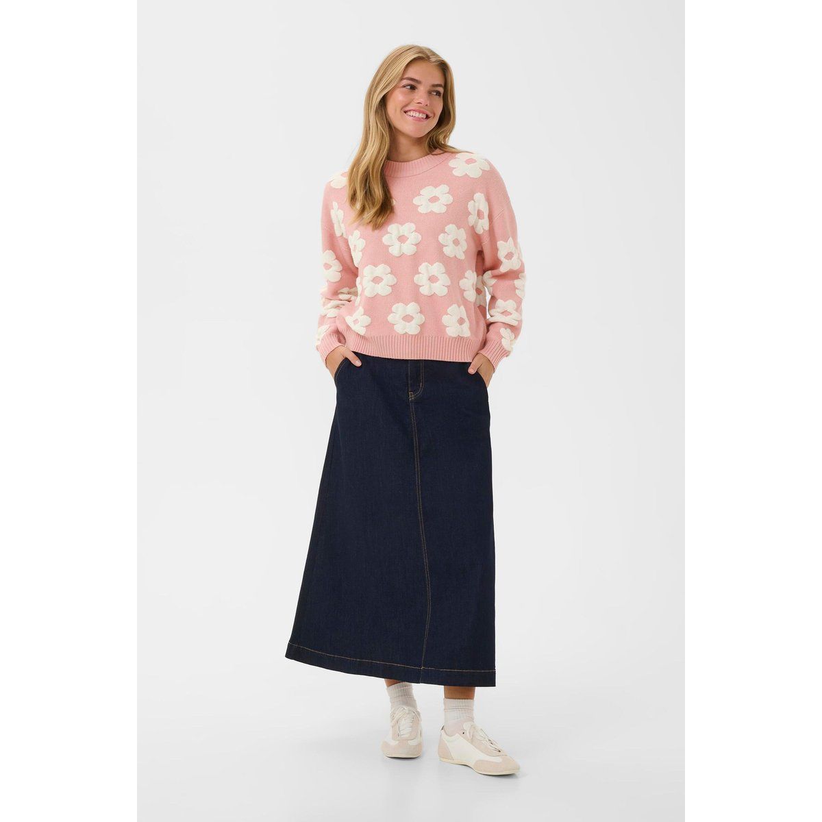 Verspielter Strick mit Blumenmuster