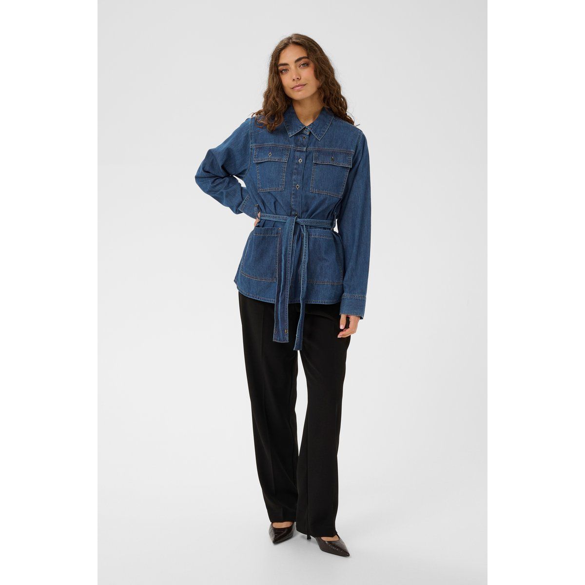 Jeans-Hemdjacke mit Taillengürtel