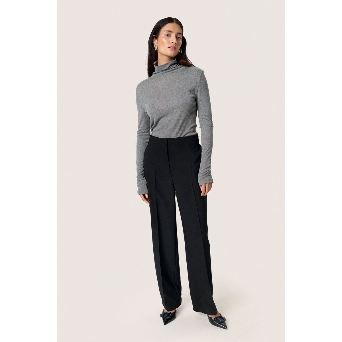 Elegante Stoffhose mit geradem Bein