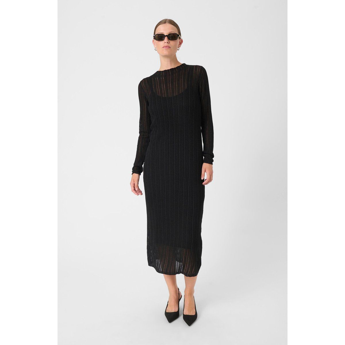 Geripptes Halbtransparentes Midi-Strickkleid
